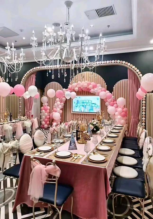 董璇为女儿庆9岁生日场地奢华请同学大阵仗